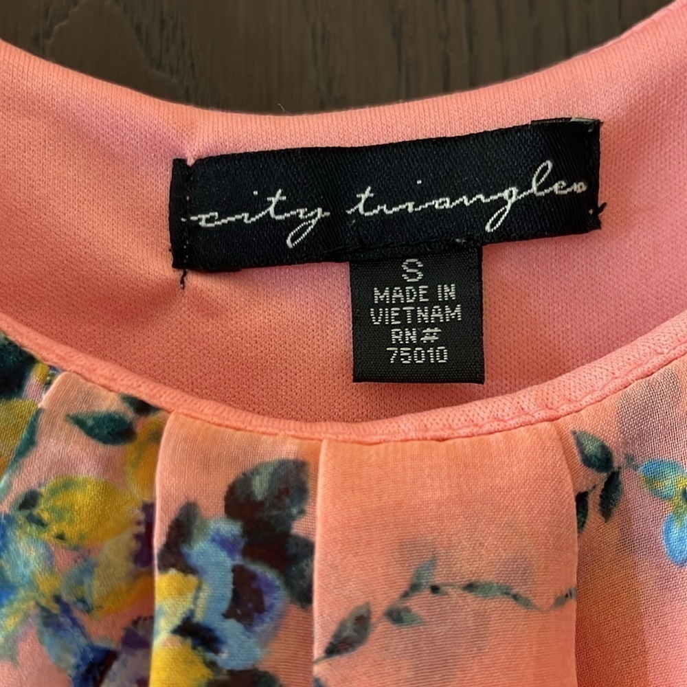 City Triangle dress. Size Small. - Picture 2 of 10
